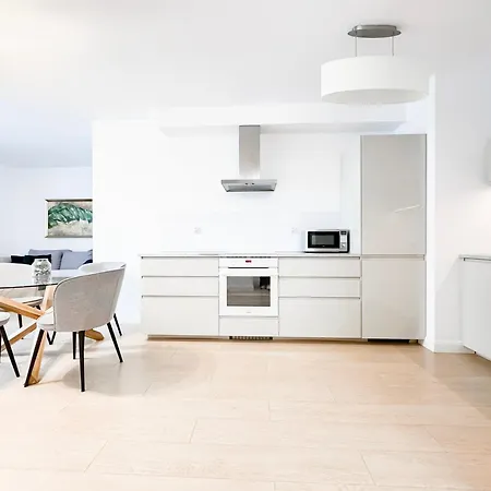 Pure Premium - Free Parking & Ac Lägenhet *