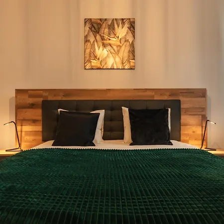 Pure Premium - Free Parking & Ac Wrocław