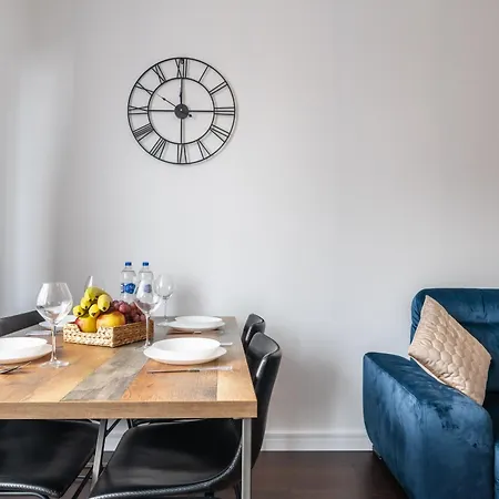 Pure Premium - Free Parking & Ac Lägenhet *