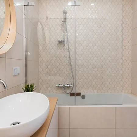 Pure Home Premium Apartments - Parking Free