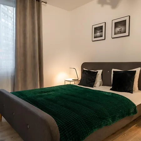 Pure Home Premium Apartments - Parking Free Vratislav