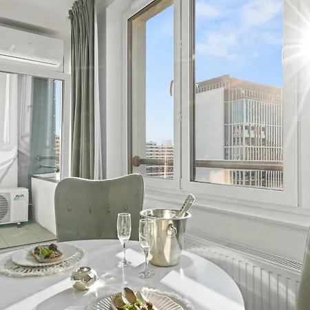 Pure Premium - Free Parking & Ac Lägenhet *