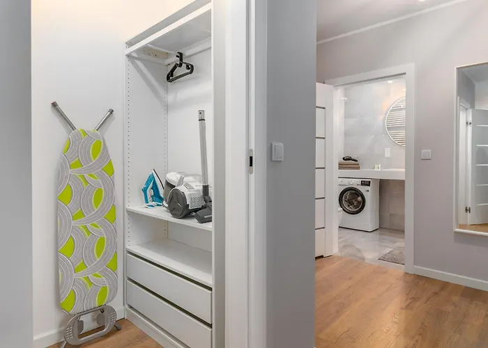 Pure Premium - Free Parking & Ac Breslavia