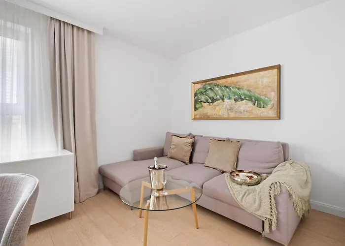 Pure Premium - Free Parking & Ac Breslavia