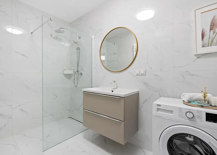 Pure Premium - Free Parking & Ac Breslavia